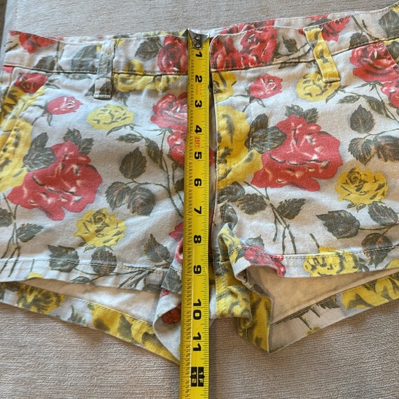 Hurley Denim Shorts Red Yellow Rose Flower Print - Picture 3 of 8